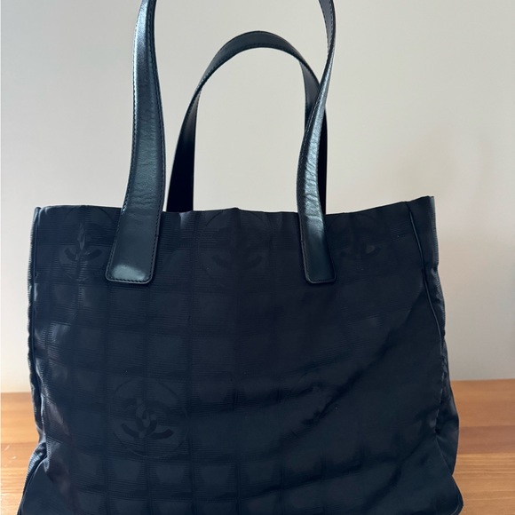 Authentic Chanel Vintage Travel Tote - Picture 3 of 8